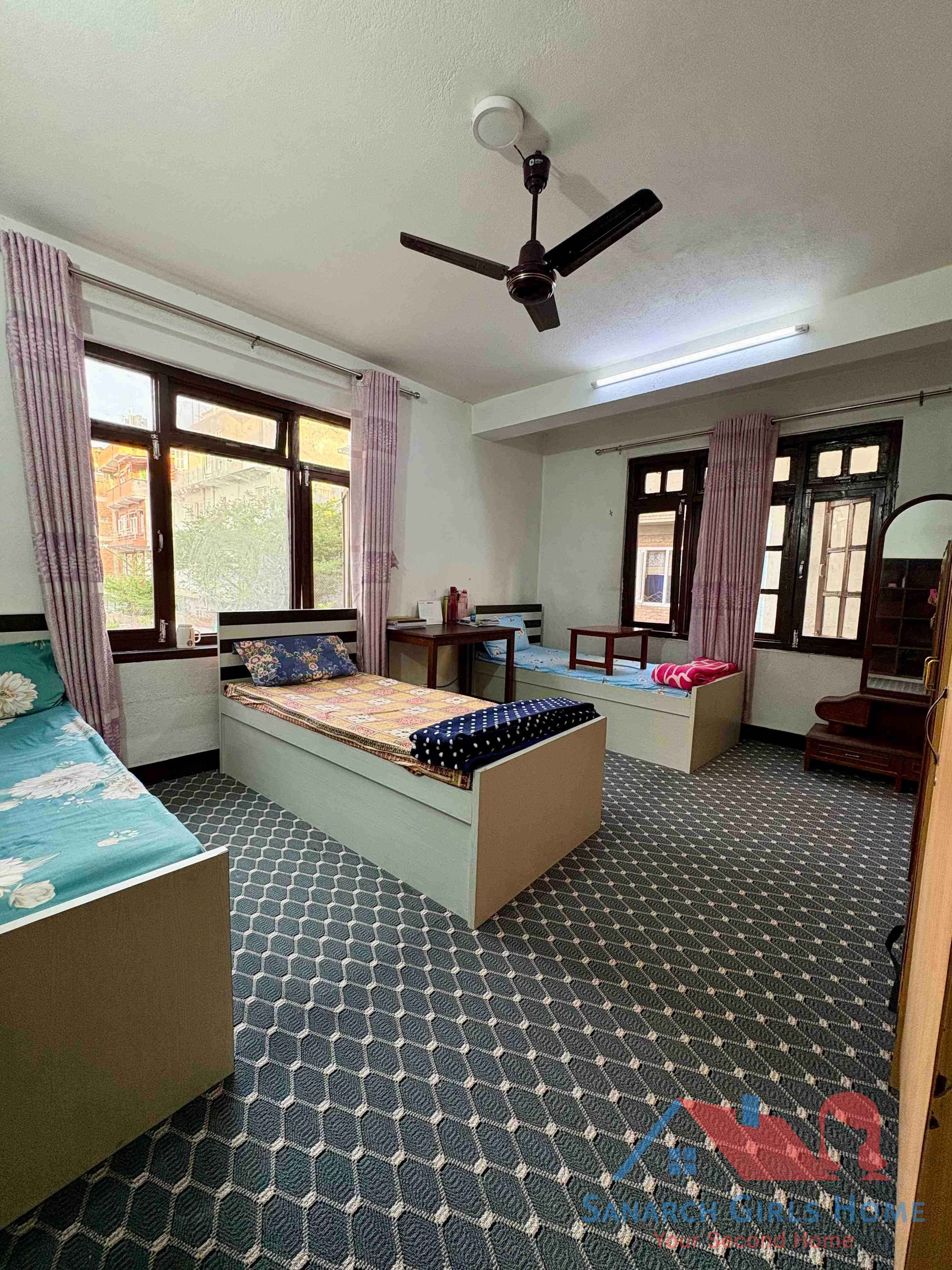 Three Seater Room image